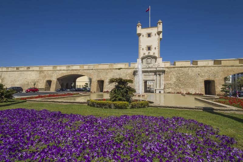 Turismo Ayuntamiento de Cádiz Puerta de Tierra